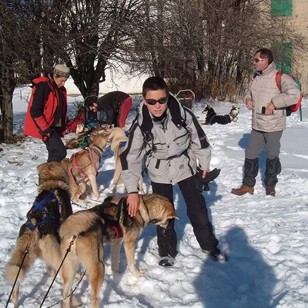 Sortie chien de traîneau depuis le village vacances Le Piroulet dans le Vercors (26)