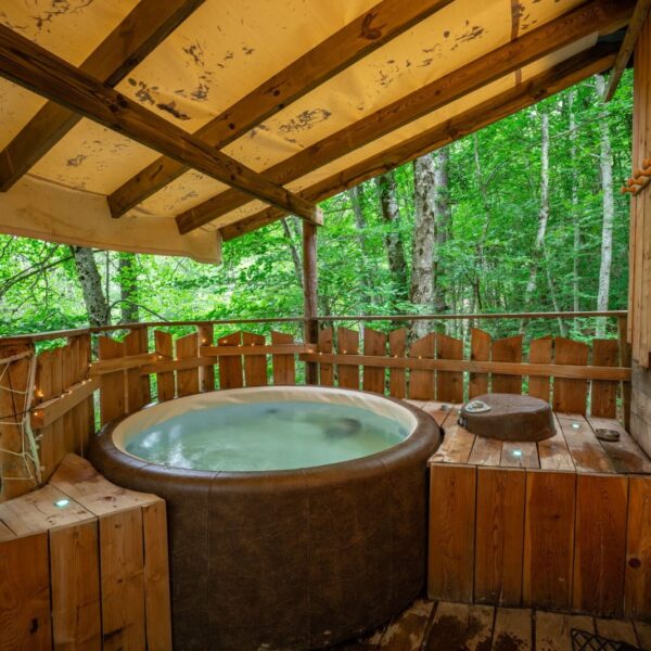 Les Cabanes Enchantées