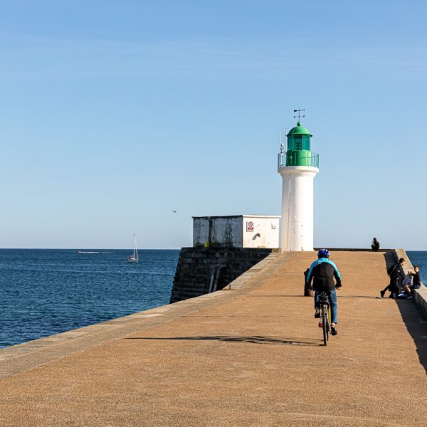 Phare proche des Villas Oasis les Jardins à Les Sables d'Olonnes en Vendée