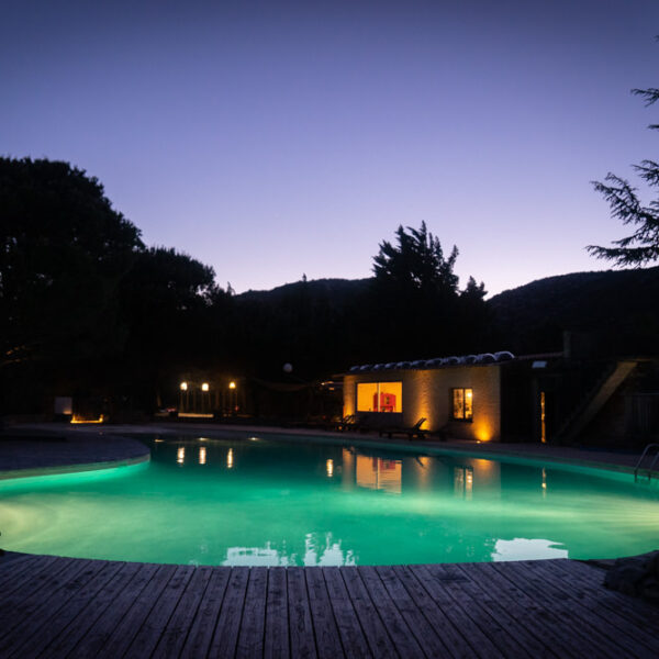Piscine du Camping de Briange proche de la grotte chauvet en Ardèche