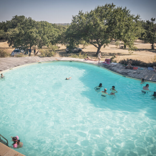 Piscine du Camping de Briange proche de la grotte chauvet en Ardèche