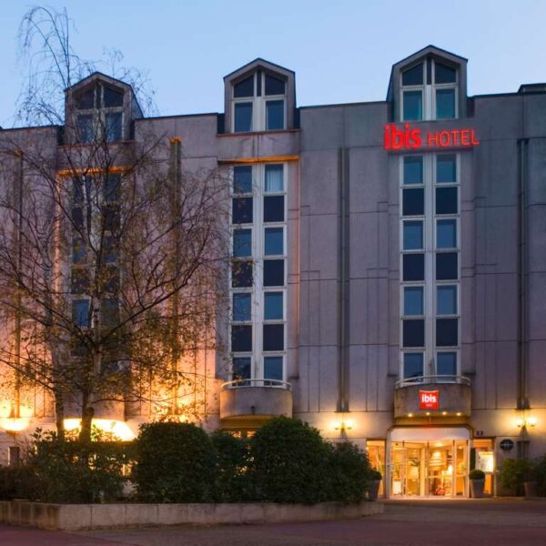 Vue extérieure de l'Hôtel Ibis Nantes Centre Gare Sud en Loire Atlantique