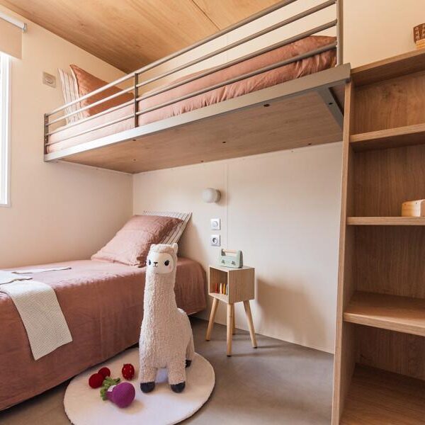 Chambre d'un mobil-home du camping Figurotta 3* près de Narbonne dans l'Aude