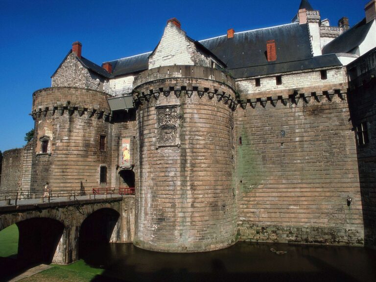 Lieux touristique proche de l'Hôtel Ibis Nantes Centre Tour Bretagne en Loire Atlantique