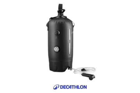 Douche solaire sous pression manuelle pour nettoyer facilement son chien