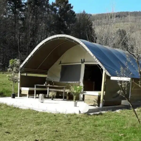 Tentes lodges du Camping La Marmotte à La Bourboule dans le Puy-de-Dôme