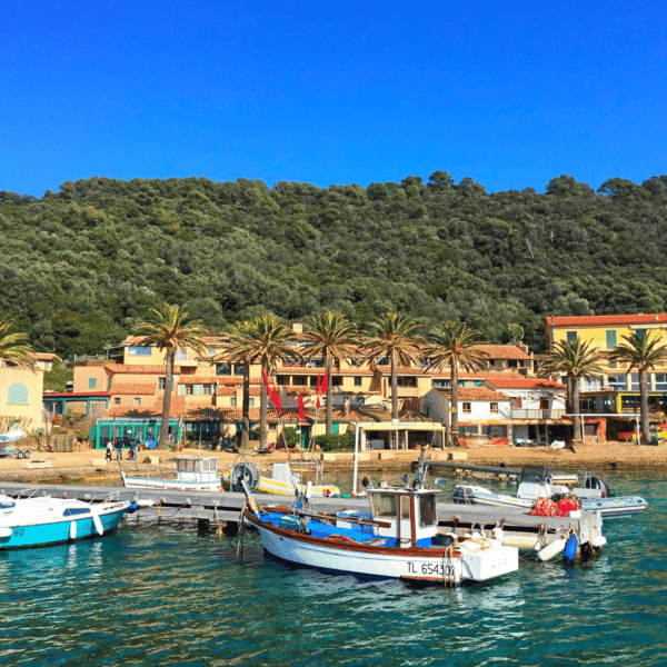 Port de plaisance proche du Camping Beau Séjour dans Le Lavandou dans le Var Var