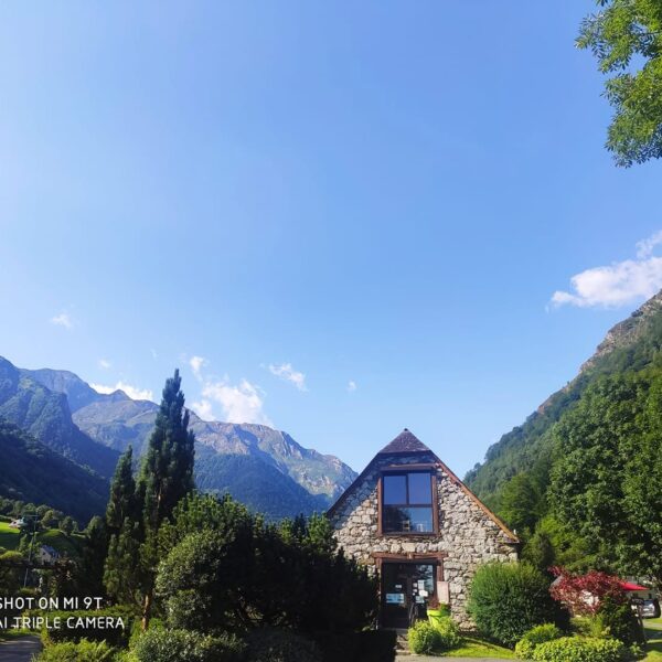 Vue depuis le camping Pyrénées Natura Flower dans les Hautes-Pyrénées