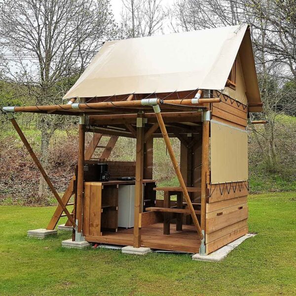 Bivouac pour tente au camping Le Saint Eloy dans le Puy-de-Dôme en Auvergne