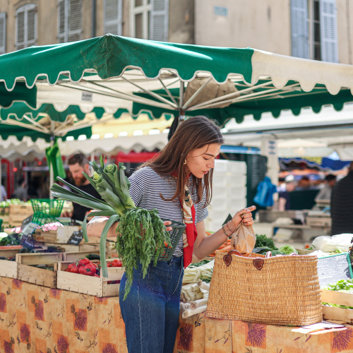 marché du Porge en Gironde - étape pendant les vacances dans la destination médoc plein sud