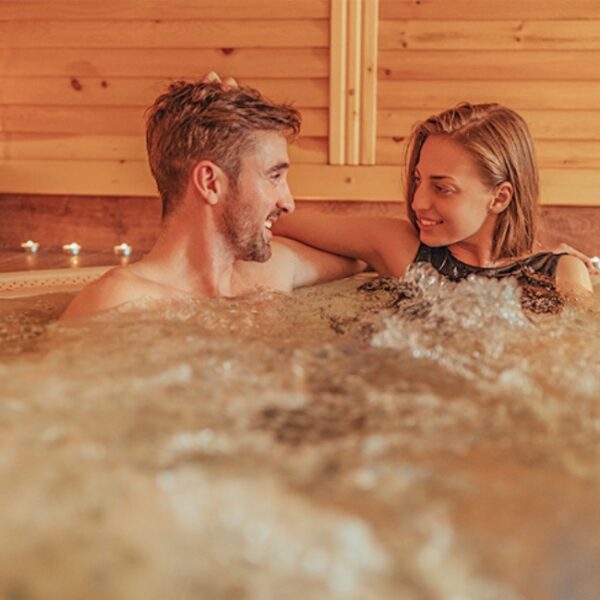Jacuzzi au camping Pyrénées Natura Flower dans les Hautes-Pyrénées