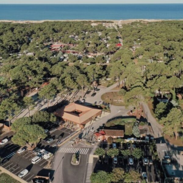 Vue aérienne du camping naturiste CHM Montalivet 4* en Gironde (33)