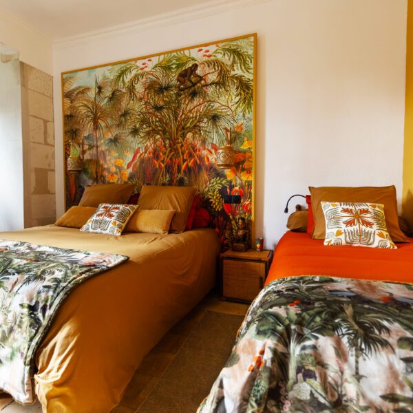 Chambre triple élégante et confortable au Gîte Léopoldine, gîte de groupe en Touraine dans le Val de Loire proche de Tours