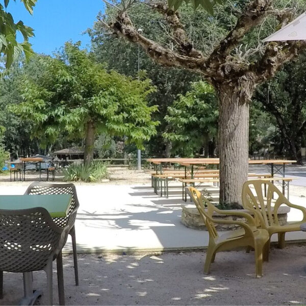 Restaurant du Camping naturiste La Genèse 3* dans le Gard