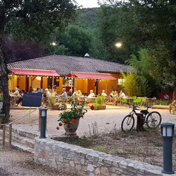 Restaurant du Camping naturiste La Genèse 3* dans le Gard (30)