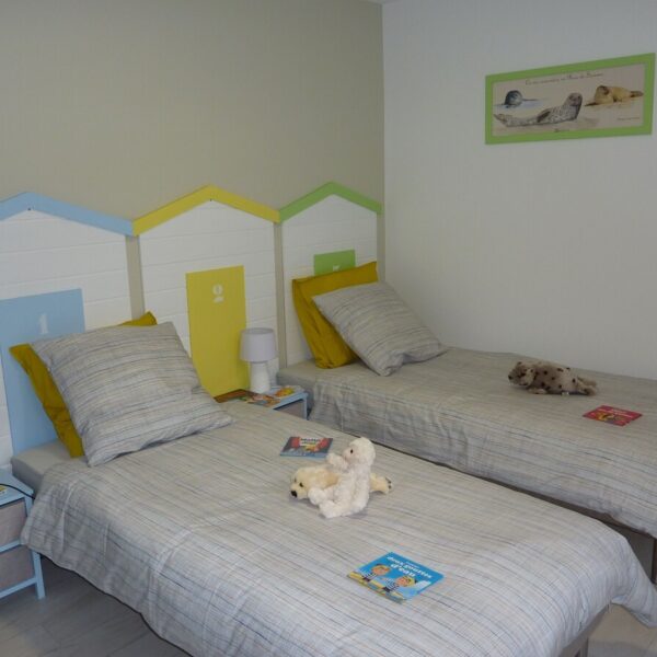 Chambre avec lits simples du Gîte La Baie des Remparts à Saint-Valery-Sur-Somme dans la Somme