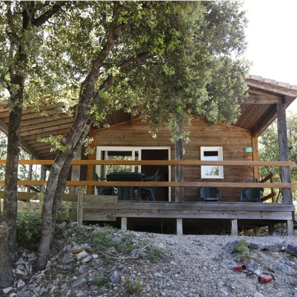 Camping naturiste La Genèse 3*- Gard (30) - Languedoc-Roussillon - Chiens acceptés - EmmèneTonChien.com