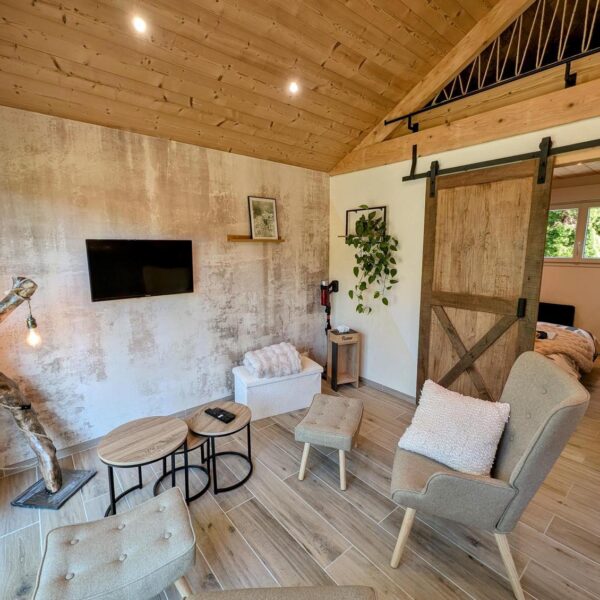 Salon du Le Cottage en Haute-Saône à Lavoncourt