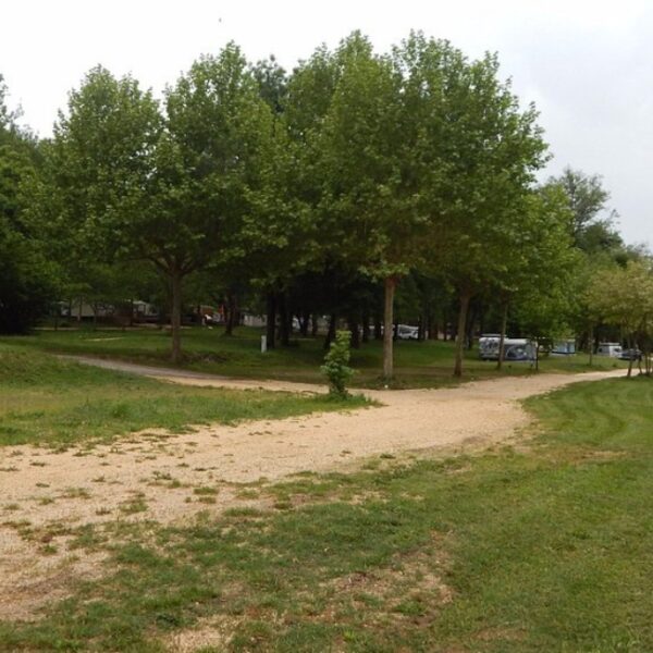 Camping naturiste La Genèse 3*- Gard (30) - Languedoc-Roussillon - Chiens acceptés - EmmèneTonChien.com