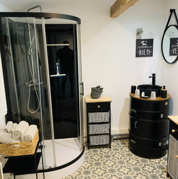 Salle de bain de La Chambre à la Noye dans la Somme près d'Amiens dans les Hauts de France