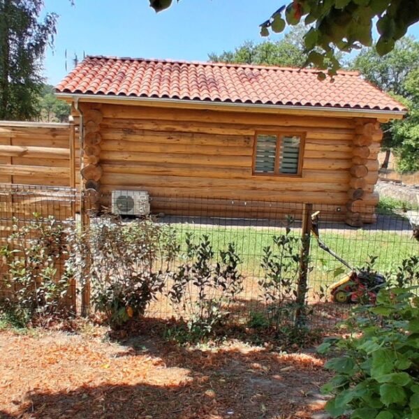 La cabane de Maël dans le Cantal à Saint-Mamet-la-Salvetat en Auvergne