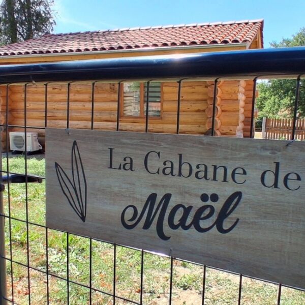 La cabane de Maël dans le Cantal à Saint-Mamet-la-Salvetat en Auvergne