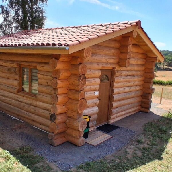 La cabane de Maël dans le Cantal à Saint-Mamet-la-Salvetat en Auvergne
