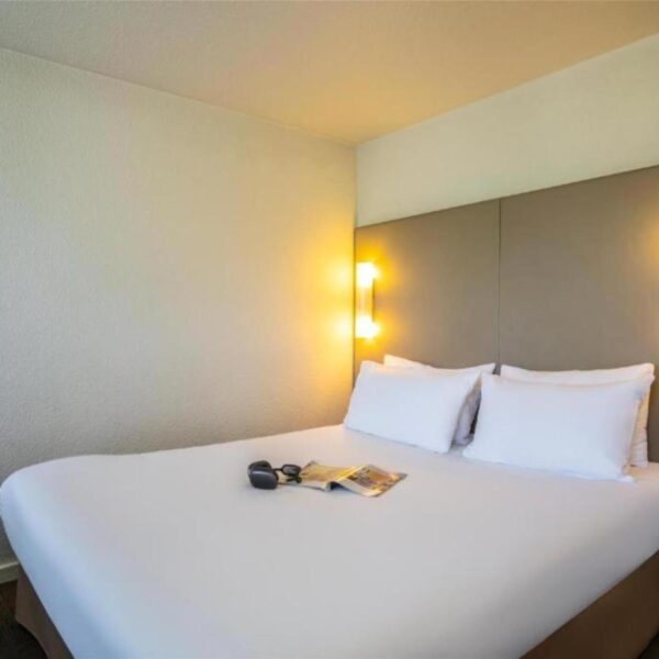 Chambre double à l'Hôtel Campanile à Saint-Quentin, dans l’Aisne