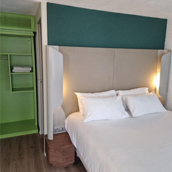 Chambre double chiens acceptés - Hôtel Campanile à Saint-Quentin, dans l’Aisne