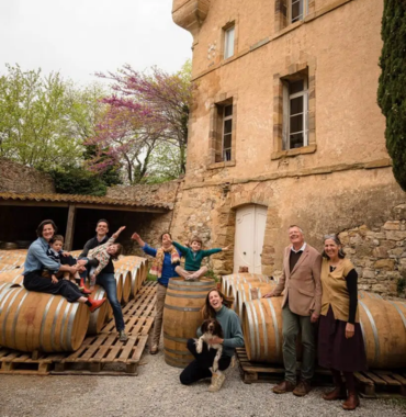 Château de Luc viticole découvrir les vins du languedoc avec son chien