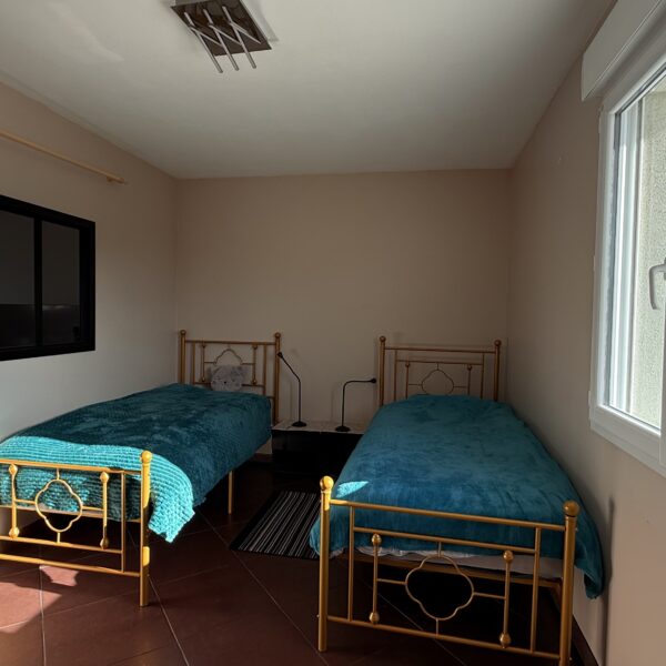 Chambre avec deux lits simples - Gîte Animals Cocoon à Aiglepierre, Jura, Franche-Comté