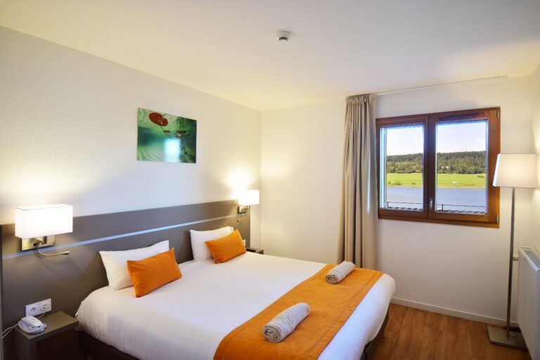 Suite de l'Hôtel SPA Les Rives Sauvages à Malbuisson dans le Haut Doubs en Franche Comté