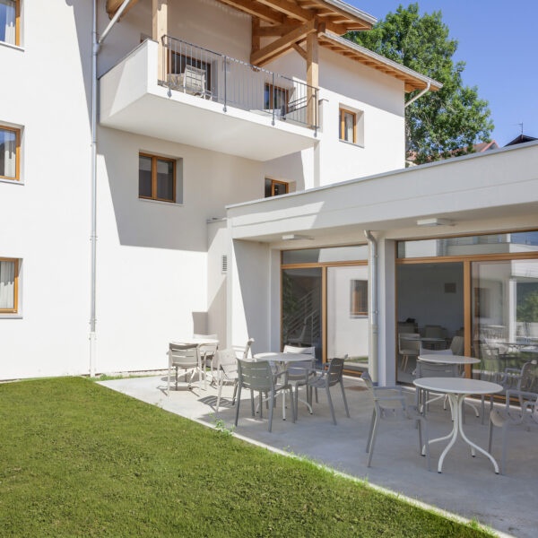 Terrasses de l'Hôtel SPA Les Rives Sauvages à Malbuisson dans le Haut Doubs en Franche Comté