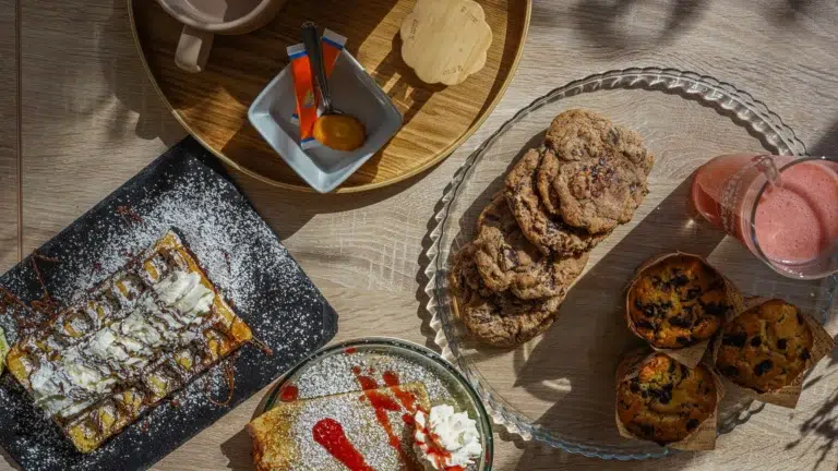 Petit déjeuner du Rev'Hôtel à Lamalou les Bains dans l'Hérault dans le Parc Naturel du Haut Languedoc
