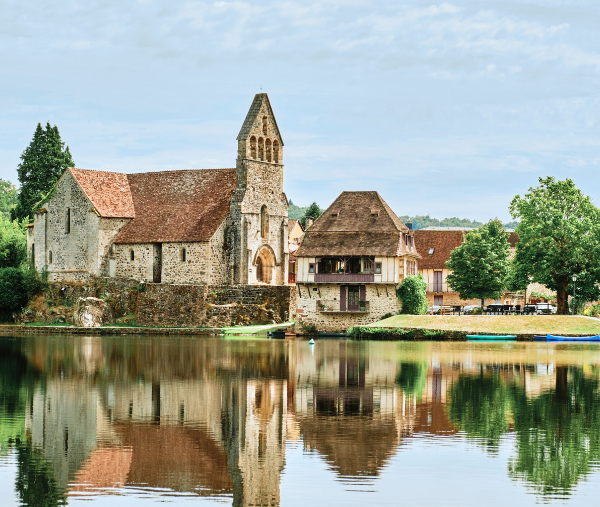 Village de Corrèze - Beaulieu-sur-Dordogne - que faire avec un chien ?