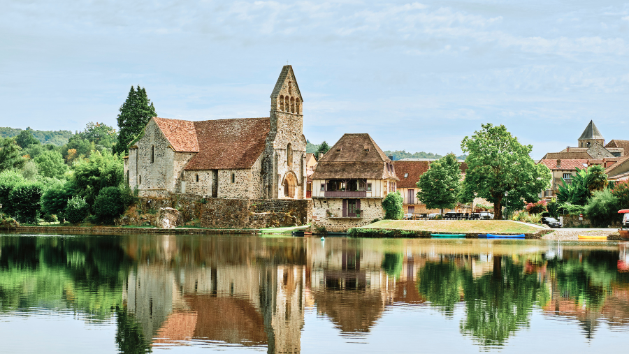 Visiter la Corrèze avec un chien