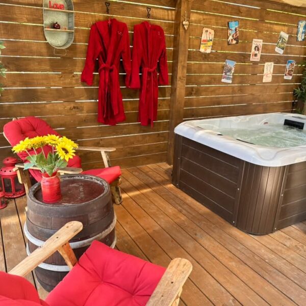 Spa de la Roulotte de l'île du Rhin, Hébergement insolite en Alsace