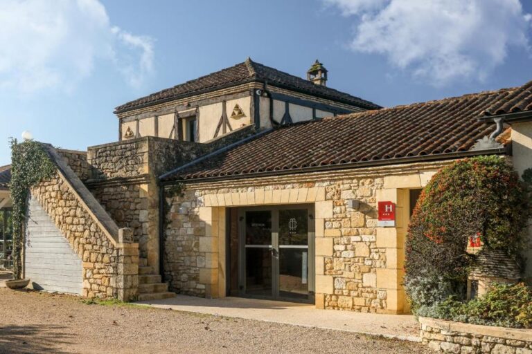 Hotel le Mas de Castel à Sarlat la canéda - animaux acceptés - vacances avec son chien en Périgord