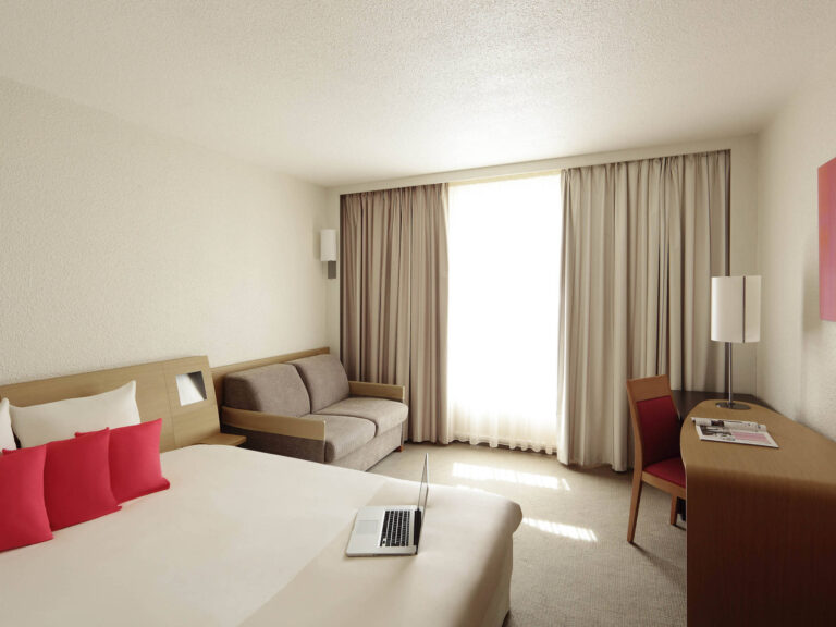 Chambre de l'hôtel Novotel Perpignan nord à Rivesaltes dans les Pyrénées-Orientales