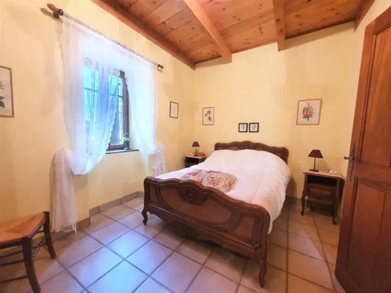 chambre du gite mes maisons gardoises - vacances avec son chien dans le Gard