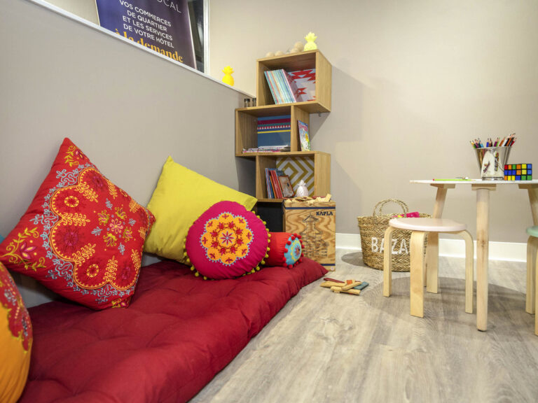 Espace de jeux pour les enfants dans l'hôtel Novotel Perpignan nord à Rivesaltes dans les Pyrénées-Orientales