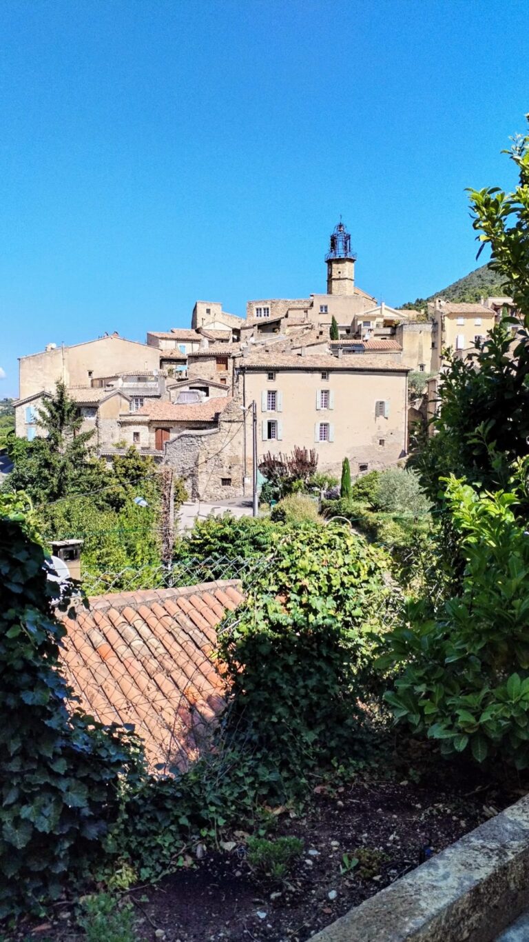 Village à proximité de la Villa Bellevue à Venterol dans la Drôme
