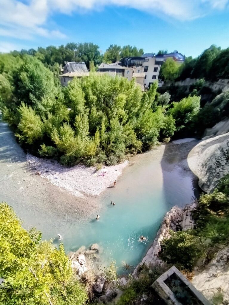 Rivière Eygues près de la Villa Bellevue à Venterol dans la Drôme