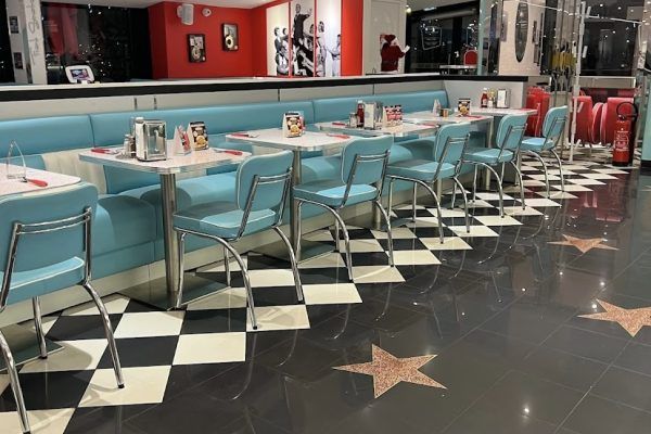 Holly’s Diner