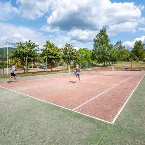 terrain de tenis du Bar du camping Camping Seasonova les Vosges du nord