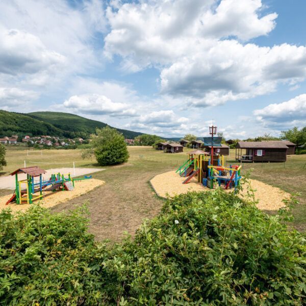 terrain du Bar du camping Camping Seasonova les Vosges du nord