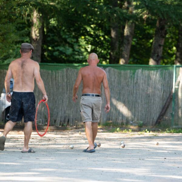 pétanque au camping de Saint-Pardoux