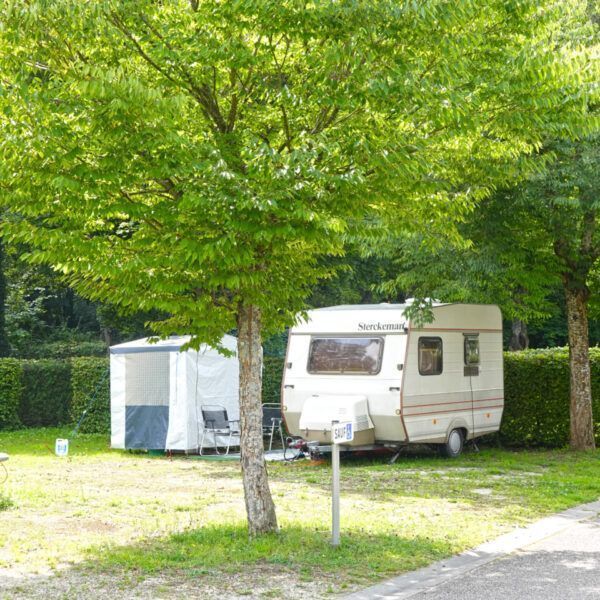 Emplacement de camping du camping Camping Seasonova Vittel