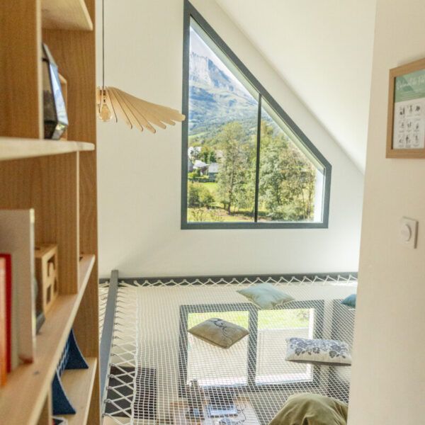 Bibliothek und Brettspiele im Gite de L'Eterle, Berghaus in None in den Hautes Pyrénées in Okzitanien