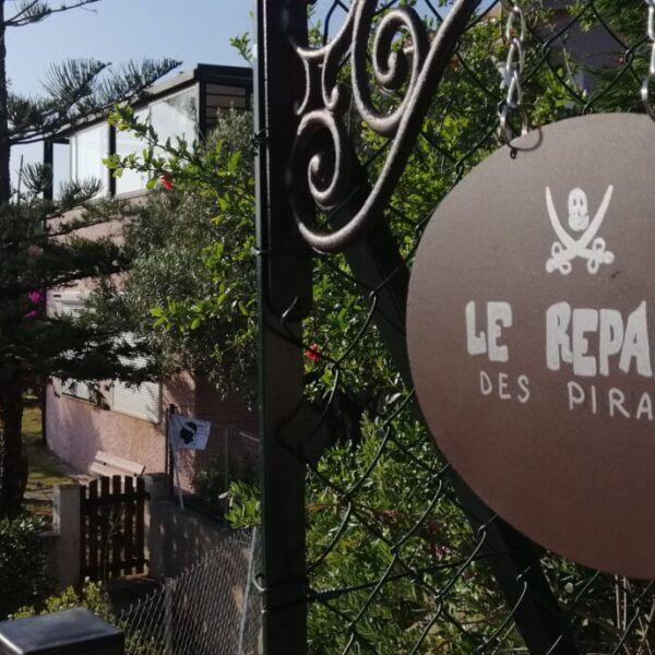 Entrada a la Guarida de los Piratas en Córcega